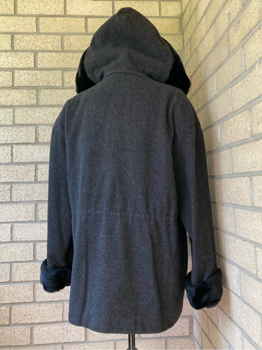 Albert Nipon Adjustable Waist Gray Wool Coat Black Faux Fur Hood & Cuffs XS - Picture 7 of 14